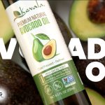 smoke-point-avocado-oil-in-a-hot-pan
